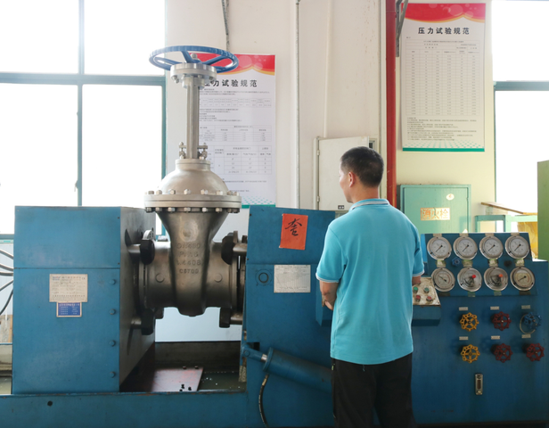 Pressure test bench